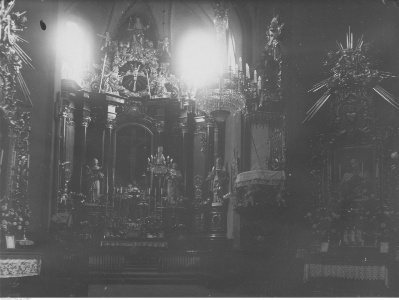 [stare zdjęcie] Ołtarz główny w kościele Franciszkanów w Radomsku