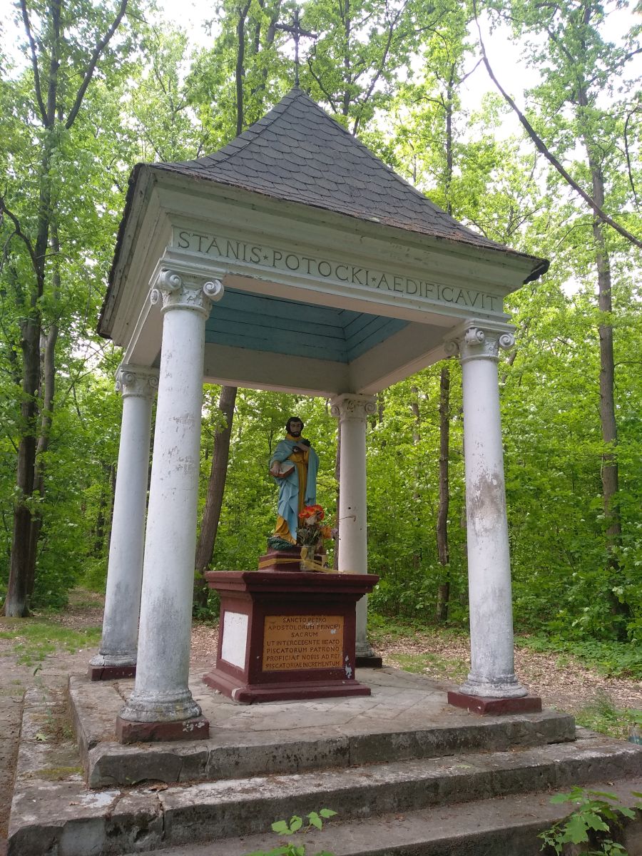 Kapliczka Świętego Piotra w lesie koło Pukarzowa