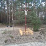 Metalowy krzyż za Kamieńskiem (przy drodze do Gomunic)