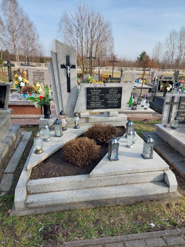 Symboliczny grób Czesława Sułguta na cmentarzu w Żytnie