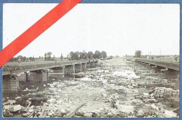 Pocztówka przedstawiająca most na Warcie koło Radomska. Ale czy na pewno?